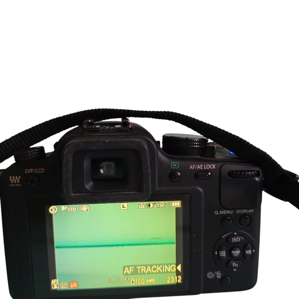 Panasonic‎ G10 Mirrorless Camera 12.1MP with 14-42mm Lens Charger 16GB SD Card